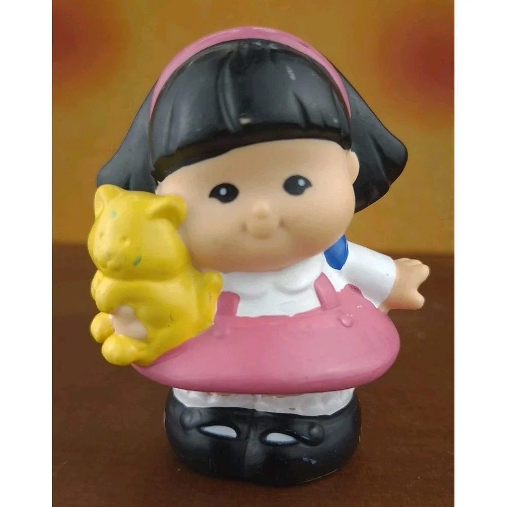 Fisher Price Little People Sonya Lee Holding Yellow Cat 2001